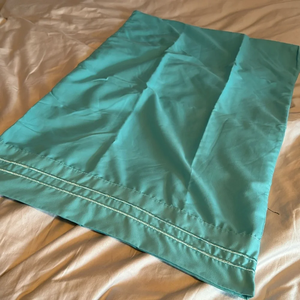 Pair of two microfiber pillowcases in turquoise blue. EUC